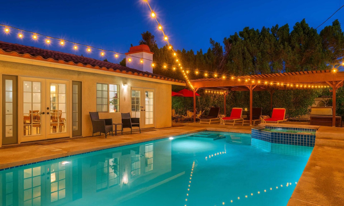 Desert Park Estates House | Navigate Stays Hoops and Hues Hideaway