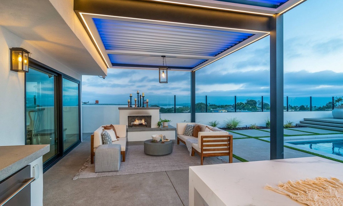 Pacific Beach House | NEW 5 Bed 3 Bath, Ocean Views, Pool Spa, BBQ, Luxury Home!