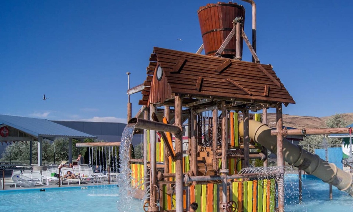 Reno/Tahoe Airport Apartment | NEW Chic 2BR Stay With Heated Pool Gym Mini Golf