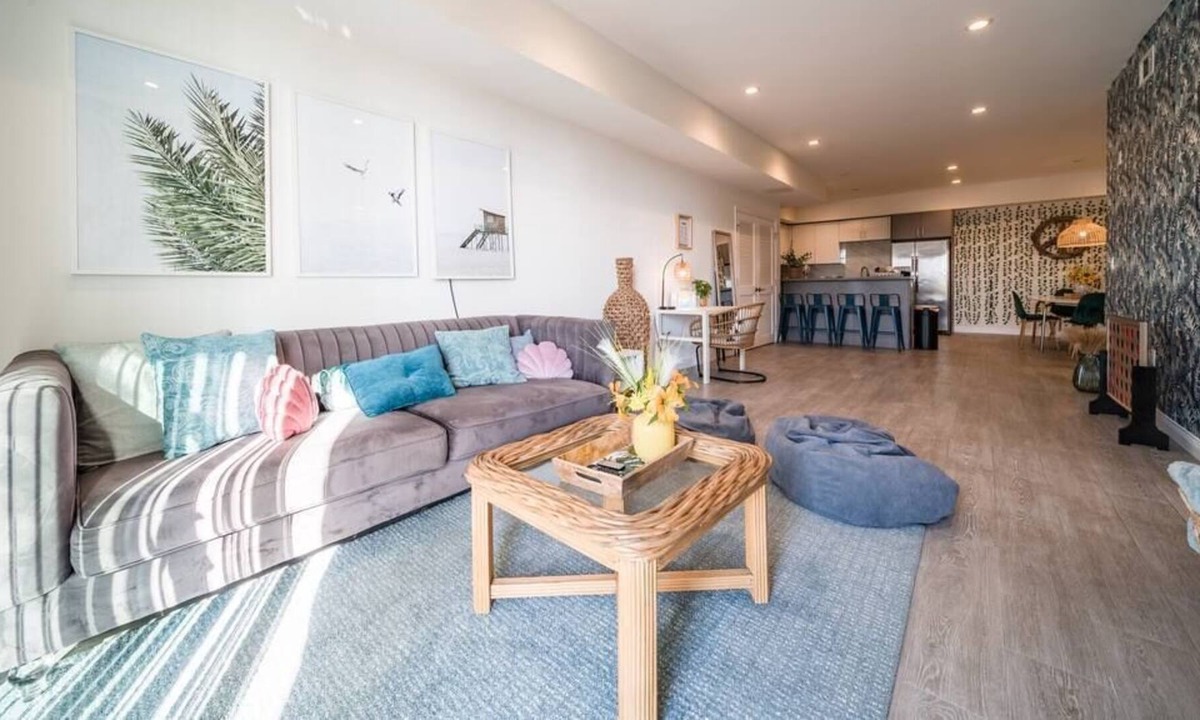 Los Angeles Apartment | New Coastal Oasis 3 Bed Apt by LAX/Sofi Stadium