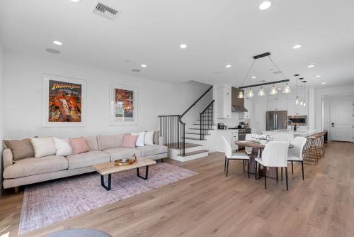 Mid City House | New Listing Mid-City luxury living Villa