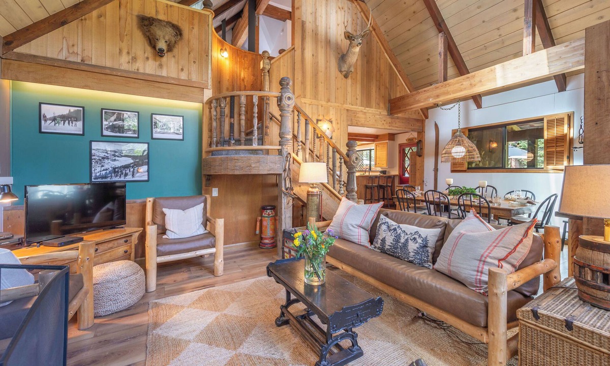 Olympic Valley Cabin | New! River's Edge - Hot tub - Close to Palisades