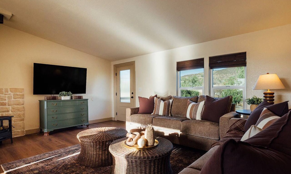 Temecula House | NEW! Rural Group Escape w/Cold Plunge + Hottub