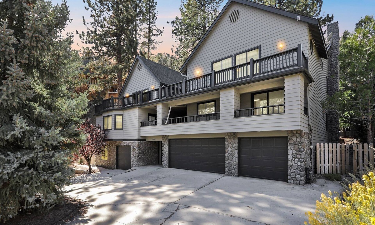 Pine Mountain Club Villa | NEW! Spacious Mountain Getaway Game Room & Gazebo