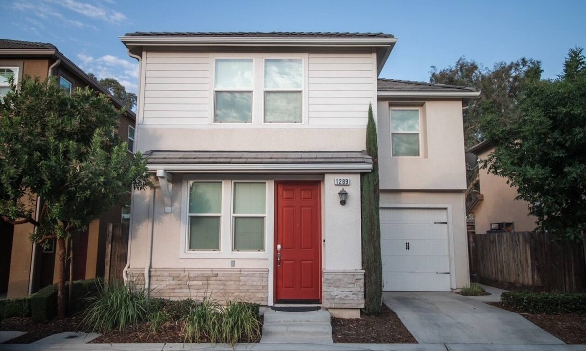 Clovis House | Newer, cozy 3 bedroom home near national parks