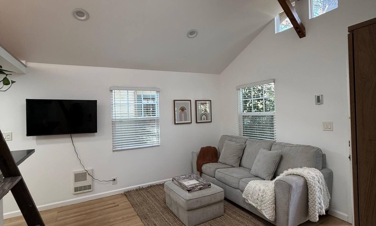 Venice House | Newly renovated, Stylish Studio Beach Bungalow a couple of blocks from the beach
