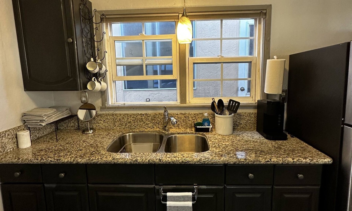 Point Loma Heights Cottage | OB Bungalow - Newport Ave, Walk to All