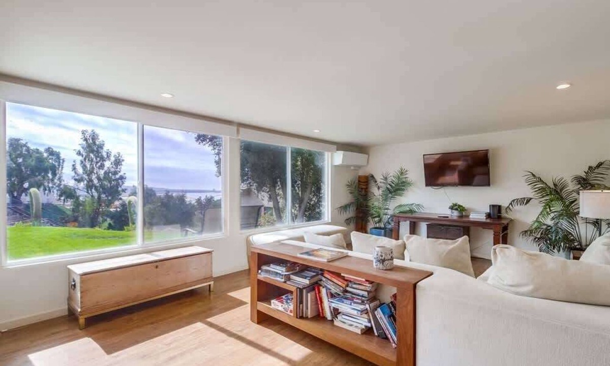 Bay Park House | Ocean & Bay View Retreat | A/C & Private Yard