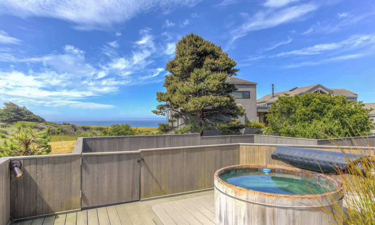 Sea Ranch House | Ocean Retreat | BBQ, Hot Tub & Ocean Views