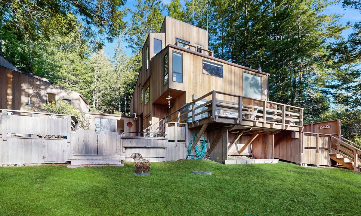 Sea Ranch House | Ocean View Home, Multiple Decks, Private Hot tub & Grill - Shared Pools & Tennis