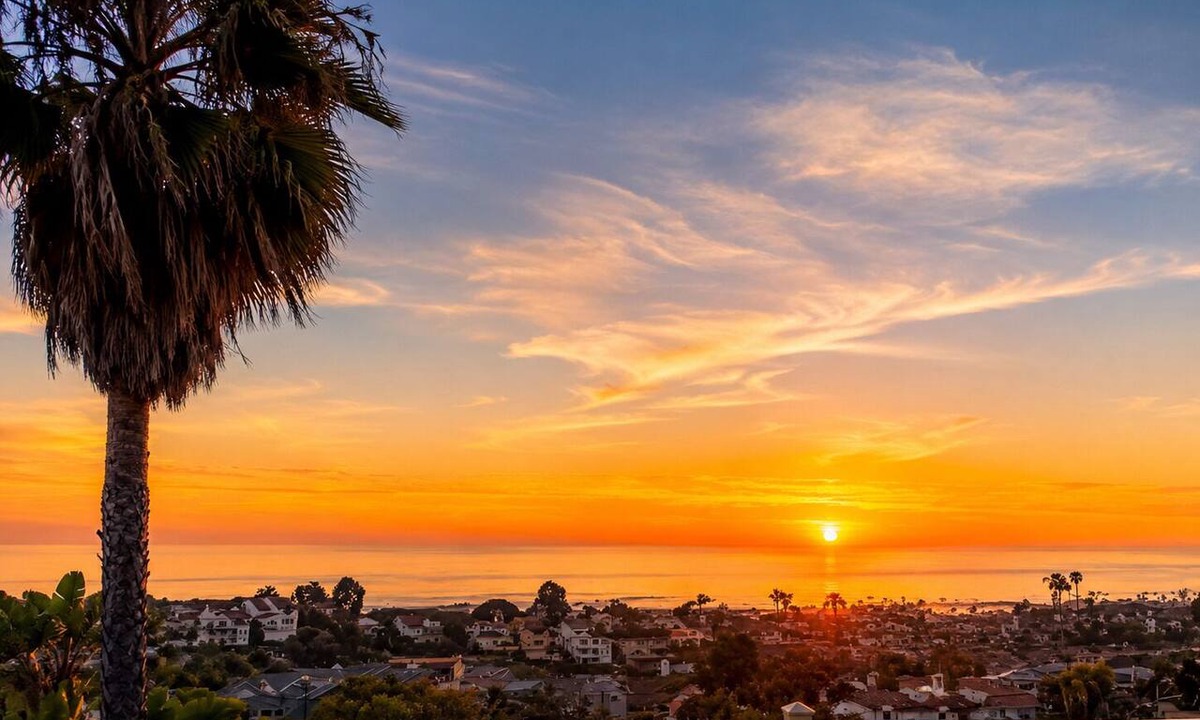 Encinitas House | Ocean View Retreat, Private Pool, Minutes to the Beach & Downtown Encinitas