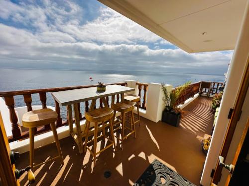 Avalon Villa | Ocean-view villa Pool, hot tub & golf cart
