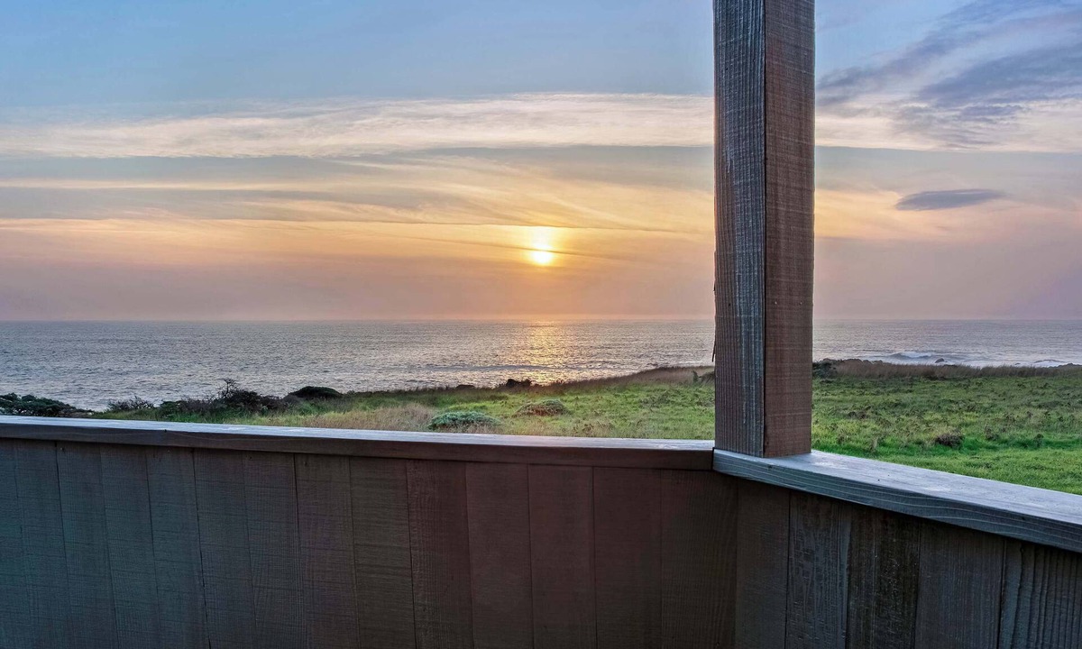 Sea Ranch House | Oceanfront retreat with private hot tub steps from Pebble Beach