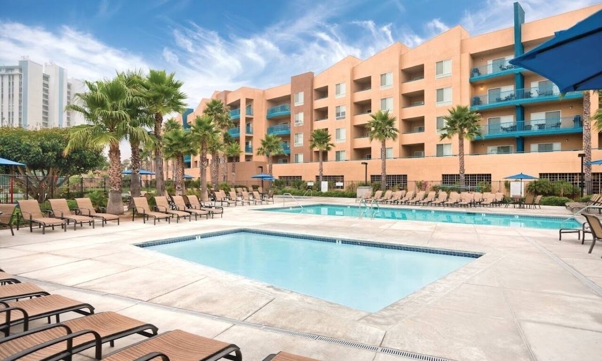 Oceanside Apartment | Oceanside | Sunset Coast | Pool & Hot Tub