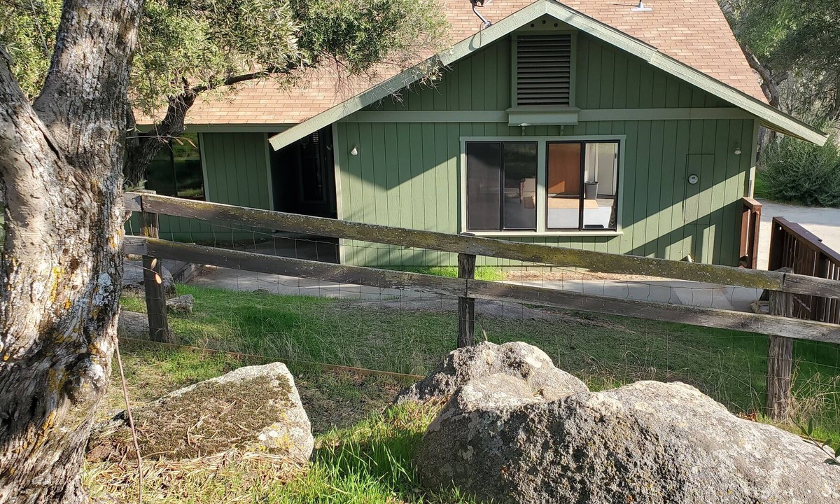 Raymond Cottage | Olive Cottage near Yosemite National Park