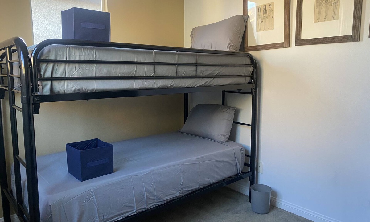 West Athens Hostel | Olive Glen