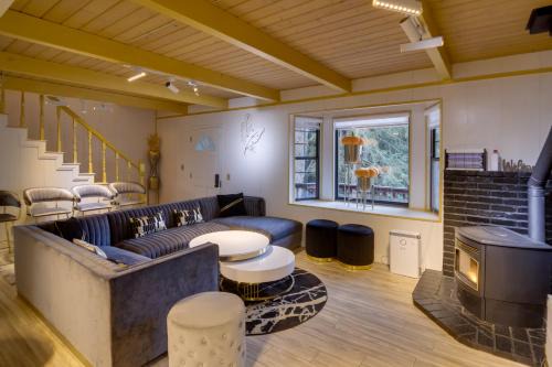 Pine Mountain Club House | Outdoor Oasis in Pine Mountain Club! Cabin Getaway