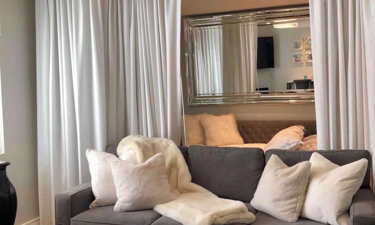 La Jolla Mesa Apartment | Pacific Beach Luxury Retreat