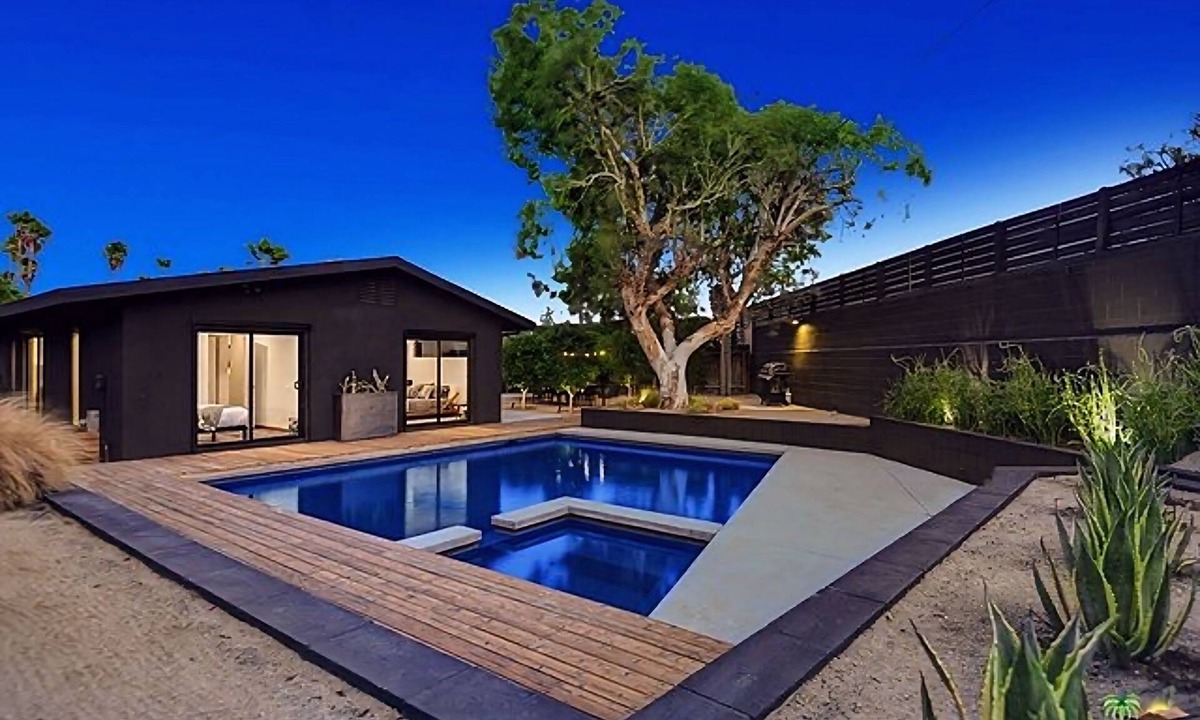 Chino Canyon House | Palm Springs Onyx Oasis is a 3 bedroom 2 bath home with a prime location.