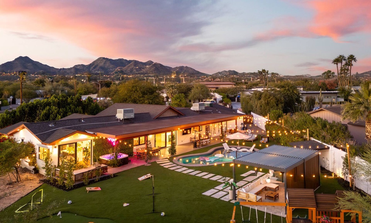 Marion Estates Villa | Paradise Valley Family Resort Heated Pool Sauna Jacuzzi Golf Playground HotTub