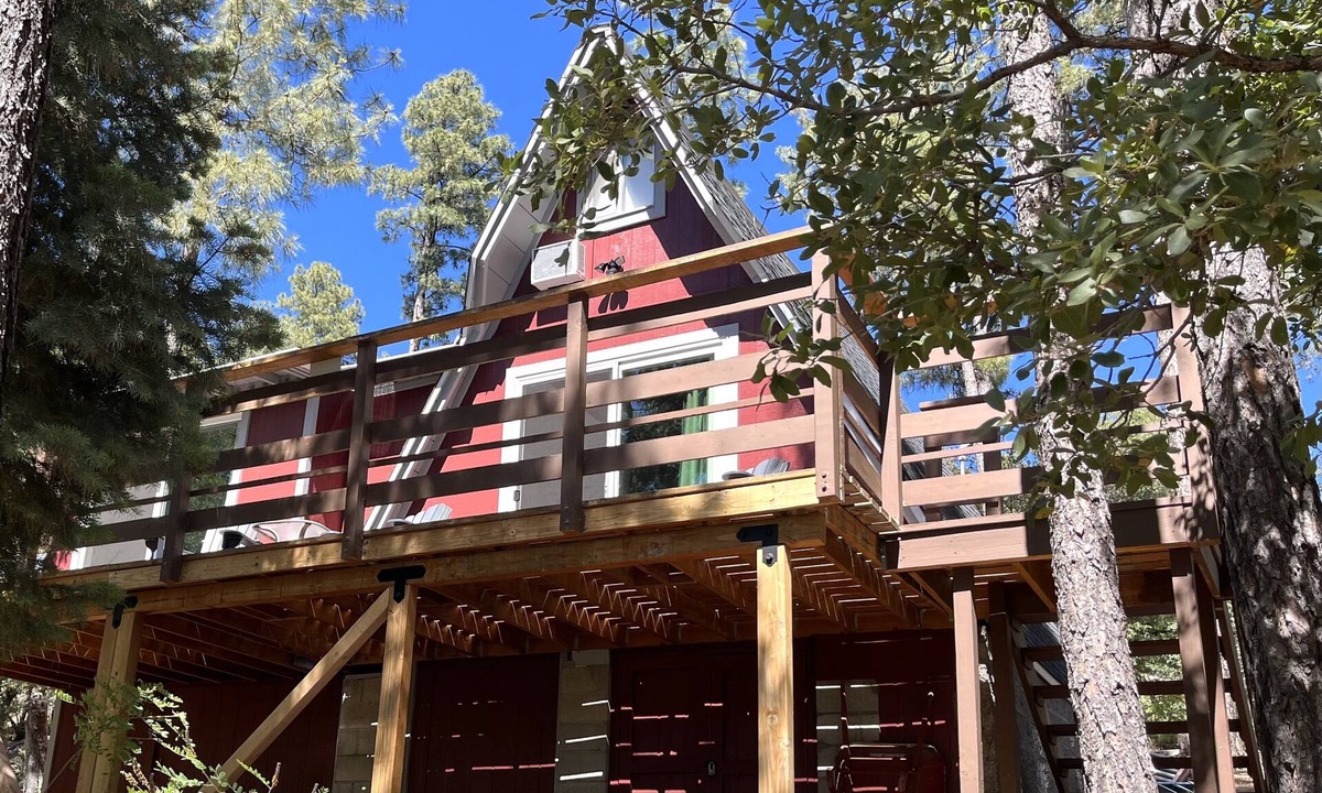 Prescott Cabin | Peaceful cabin in the woods, just 9 miles to whiskey Row