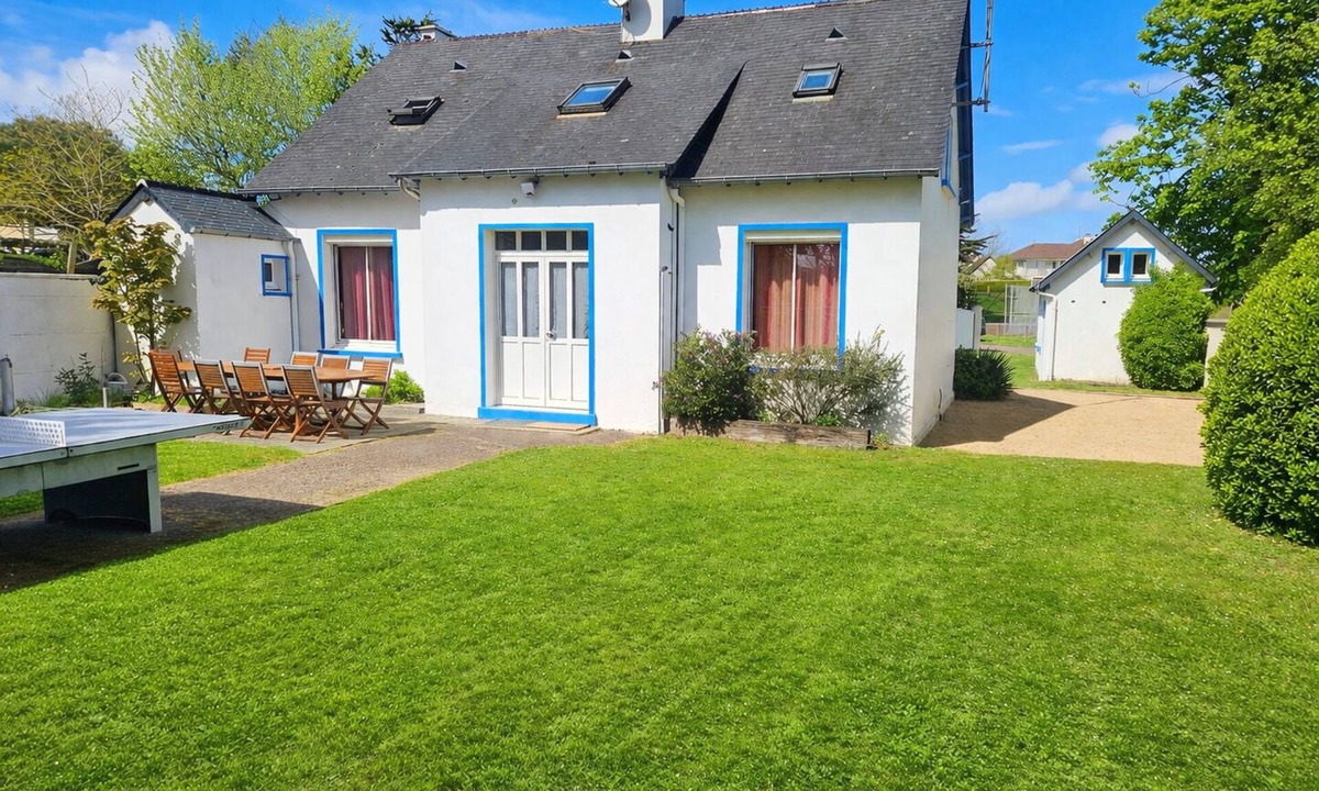 Barneville-Carteret House | Peaceful comfortable home near the sea, large garden, dog-friendly & amenities.