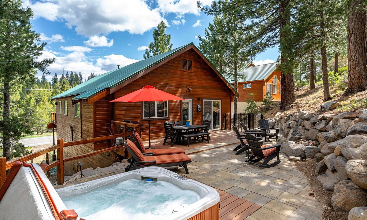 Truckee House | Pet-Friendly Escape | Hot Tub, King Suite, Rec Center Access | Near Lake, Trails