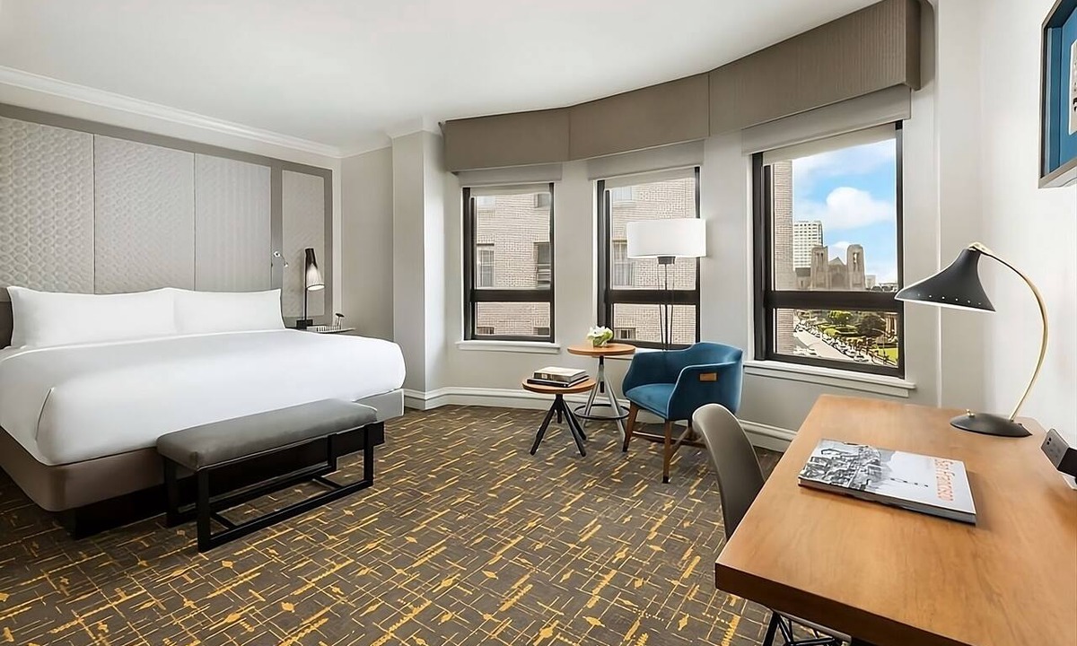 Lower Nob Hill Hotel | Pet-Friendly Premiere Two Queens at Stanford Court Hotel!