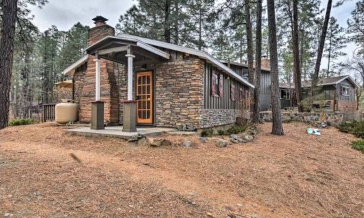 Groom Creek House | Pine Cone Cottage: Woodland Escape