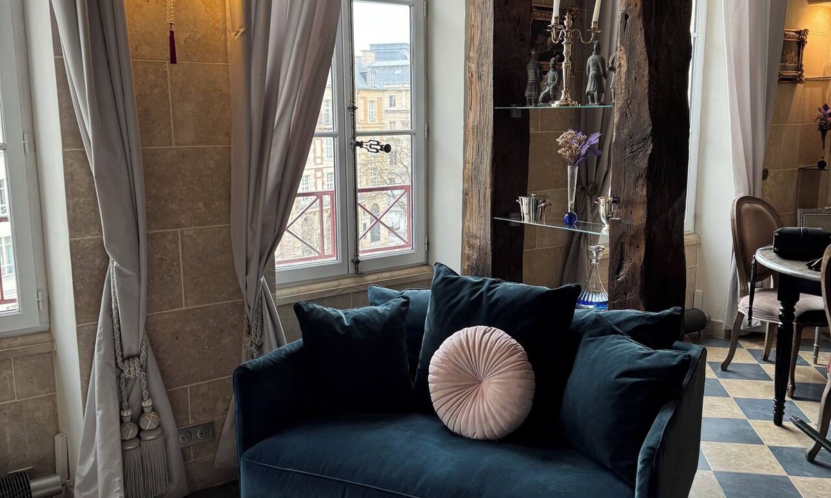 Paris City Center Apartment | PLACE DAUPHINE, 17th Century, next Notre Dame, Exceptional Duplex, 2BR, 2,B, AC
