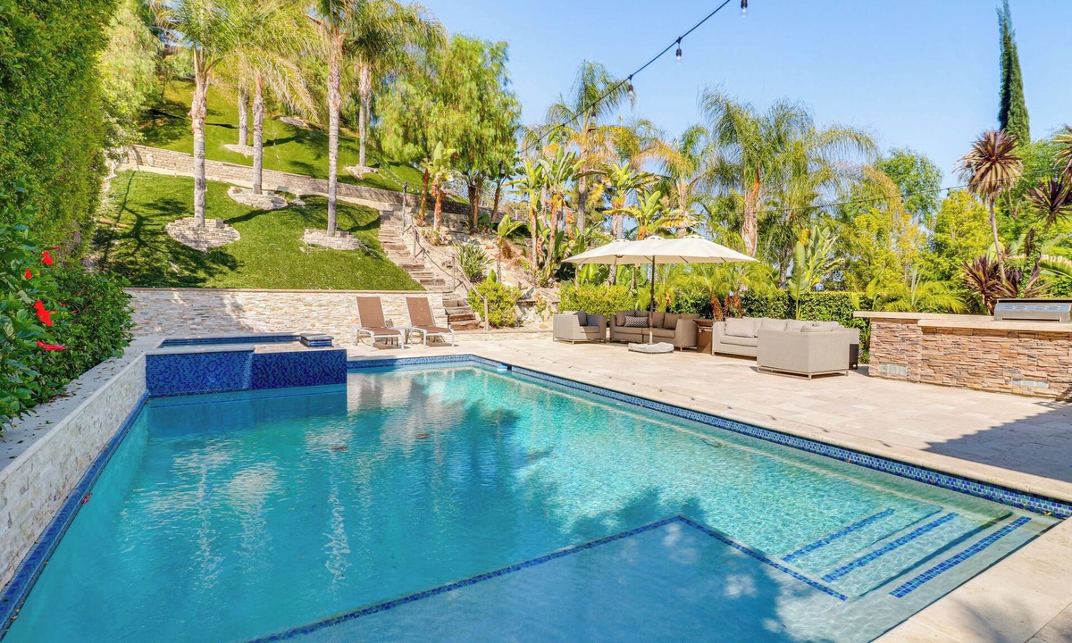 Agua Dulce House | Play, Swim & Unwind: Luxe Los Angeles Oasis!