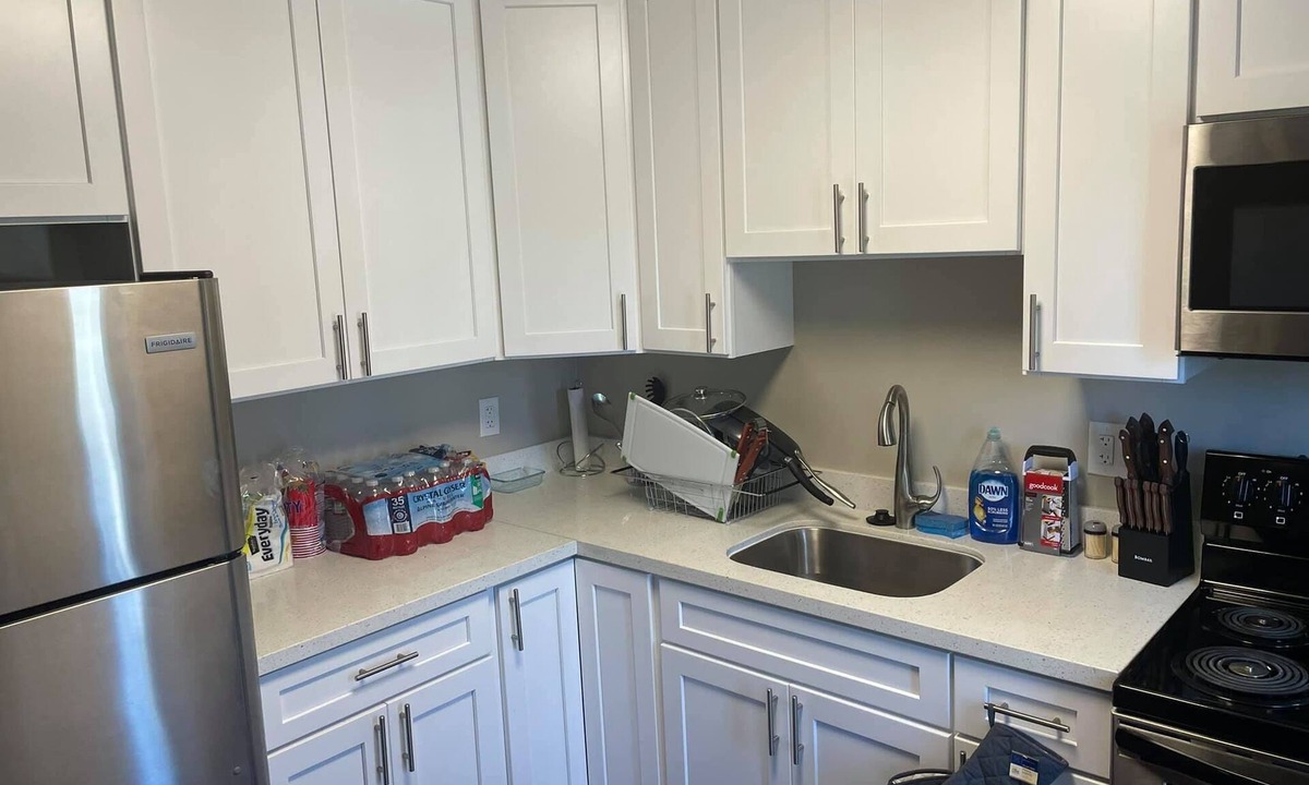 Moraga Blvd Apartment | plush 2-bedroom apartment with smart tv's & projector.