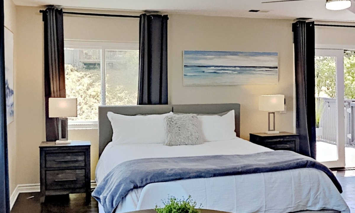 Loma Portal House | Point Loma 2nd Floor Guest House with view Near Beaches