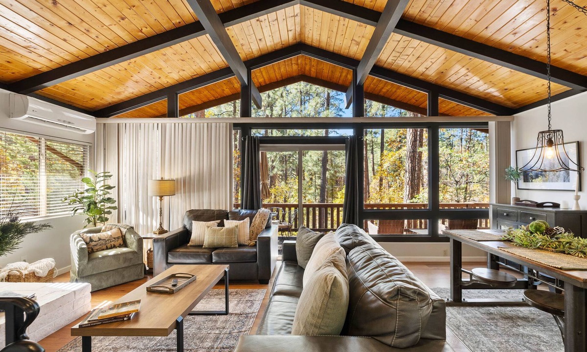 Groom Creek Apartment | Ponderosa Hideaway 4-br Cabin Mtn View Trails Brbq