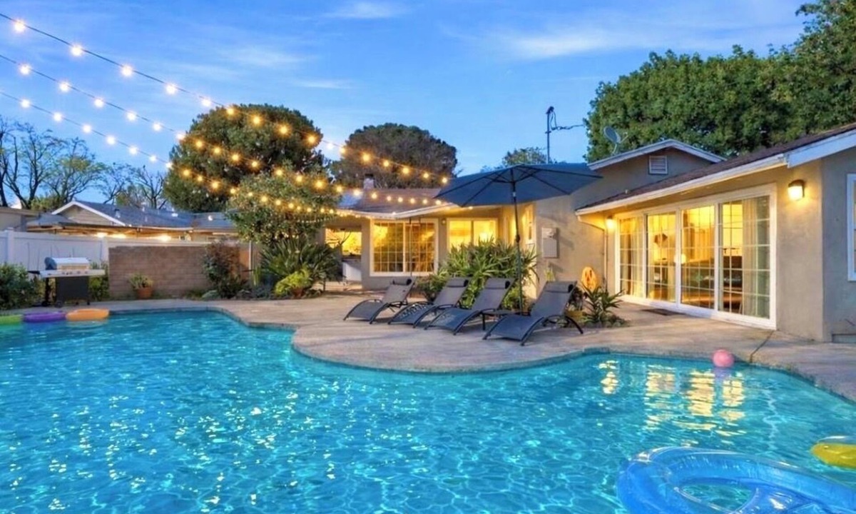Granada Hills South House | Pool Home Near Universal Studios - 4BR Retreat, Quiet Area, Resort Backyard