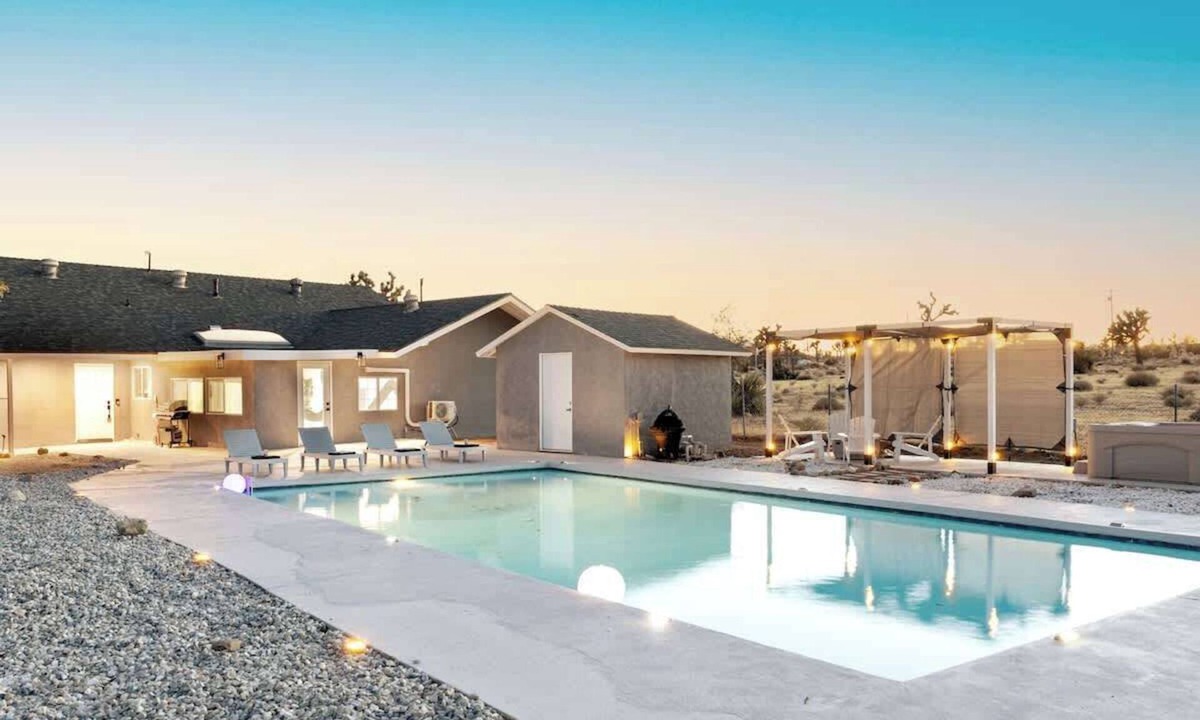 Yucca Valley Villa | Pool, Sauna, Spa, 5 Acre, 5 Bedroom - Desert Oasis