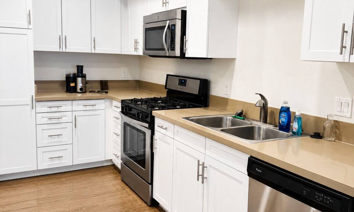 Tustin Apartment | Premium 1BR Near Irvine - Prime Location