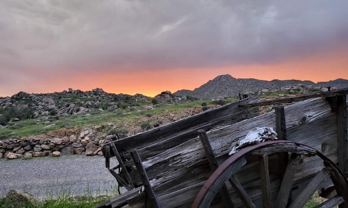 Yarnell House | Private Bunkhouse Beautiful Views Yarnell Arizona Air Mattress available w fee
