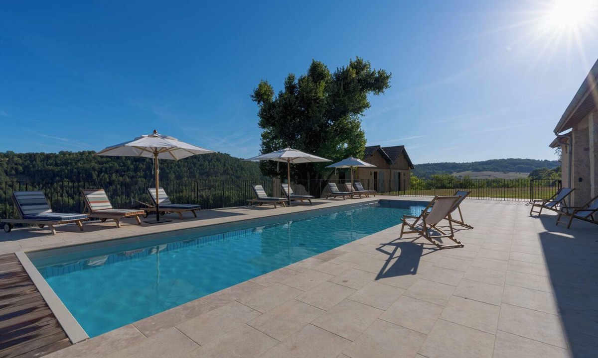 Saint-Germain-de-Belves House | Private estate | Swimming pool | Air conditioning | 80 ha