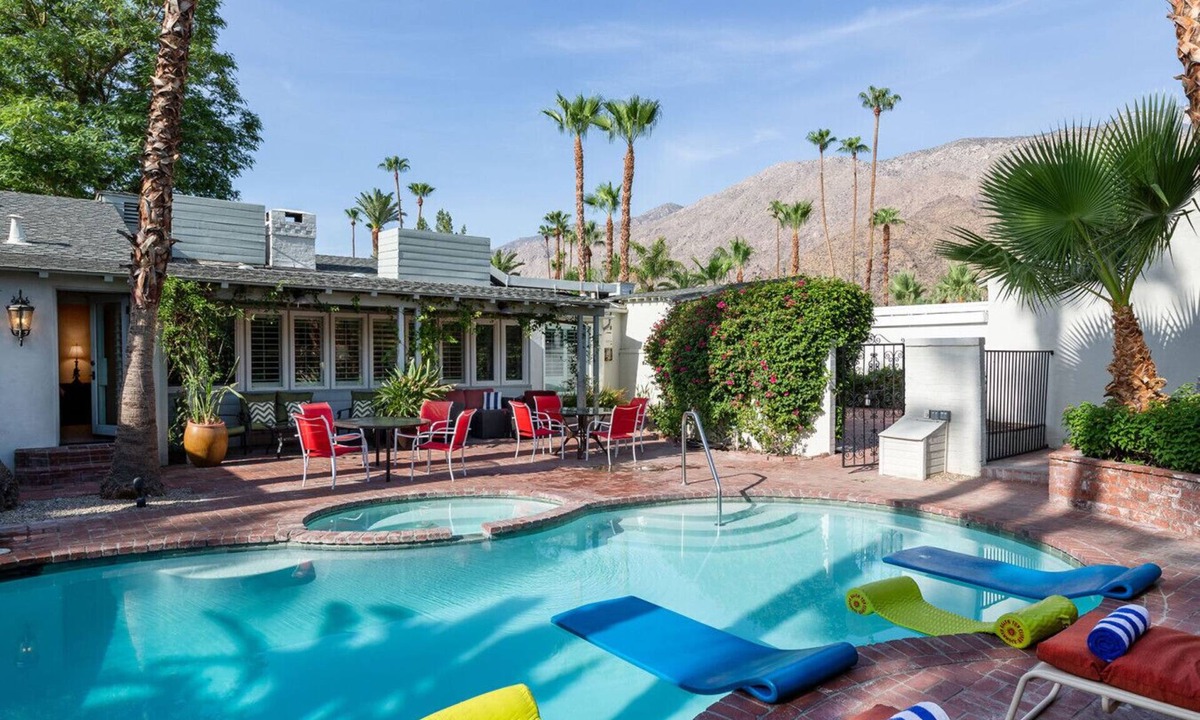 The Movie Colony House | Private Resort Movie Colony. Walk to downtwn! Pool! Views! Expresso! Heated spa!