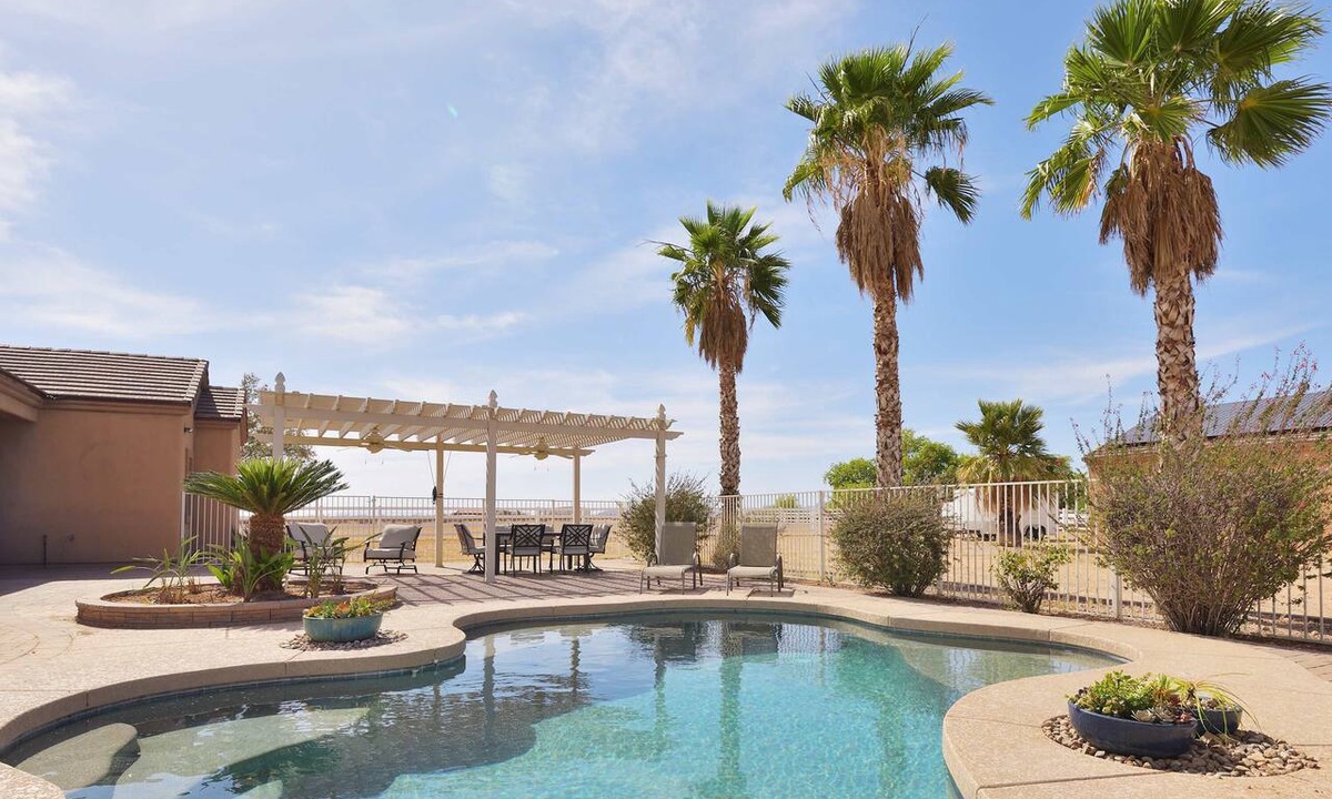 Wittmann House | Private Sonoran Desert Estate | Pool | King Beds