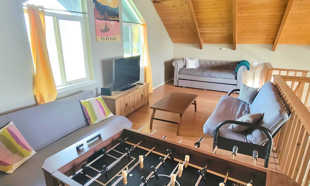 Yosemite Lakes House | Private Yosemite Lakeview Retreat: Perfect for Groups & Families