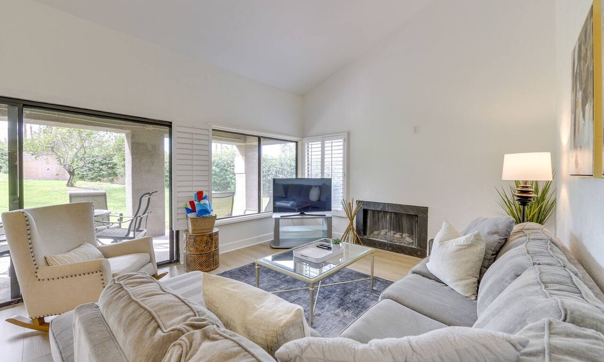 Palm Desert Condo | Quiet Palm Desert Condo: Workspace & Pool Access!