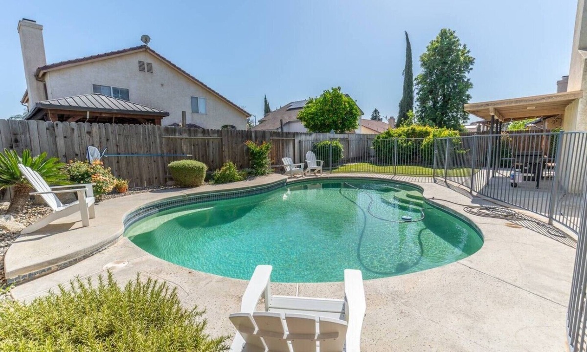 Greenacres House | Rancho |Family Retreat w/Private Pool & Fireplace
