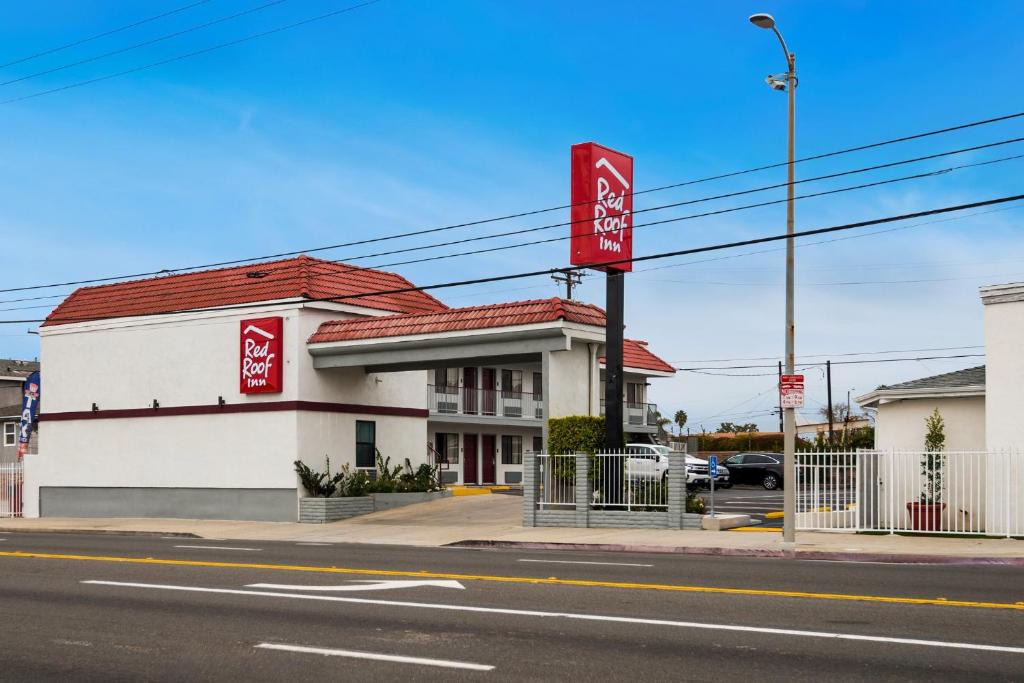 Harbor Hotel | Red Roof Inn Los Angeles - Wilmington, CA