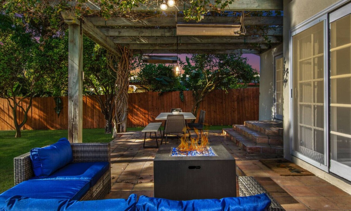 Valmonte House | Redondo Beach Bungalow - 1.3Miles To Sand, FirePit