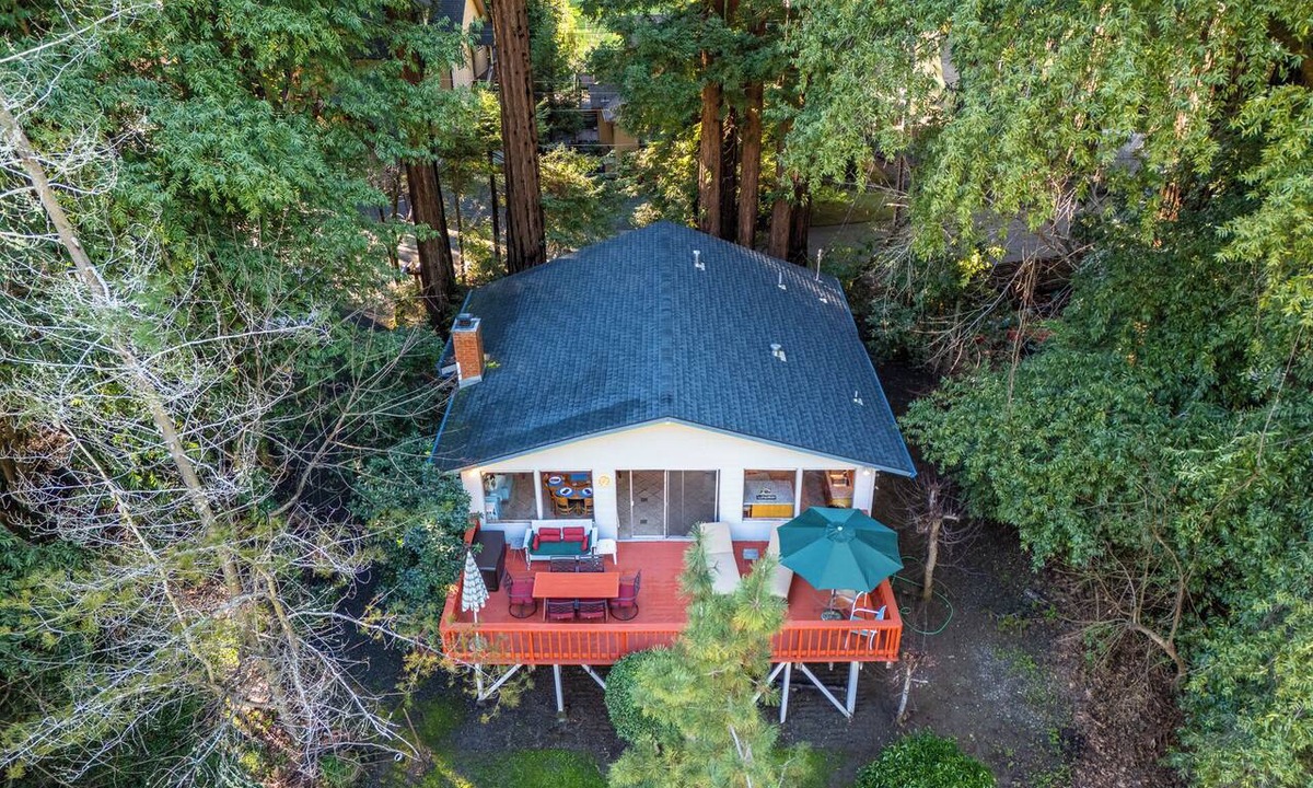 Northwood House | Redwood Cabin Near Guerneville~River Views, Golf & Playcation~Aunt G’s