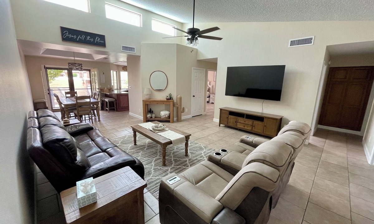 Alta Mesa Community Association House | Relaxing & Spacious Mesa Getaway with pool and hot tub just steps away!