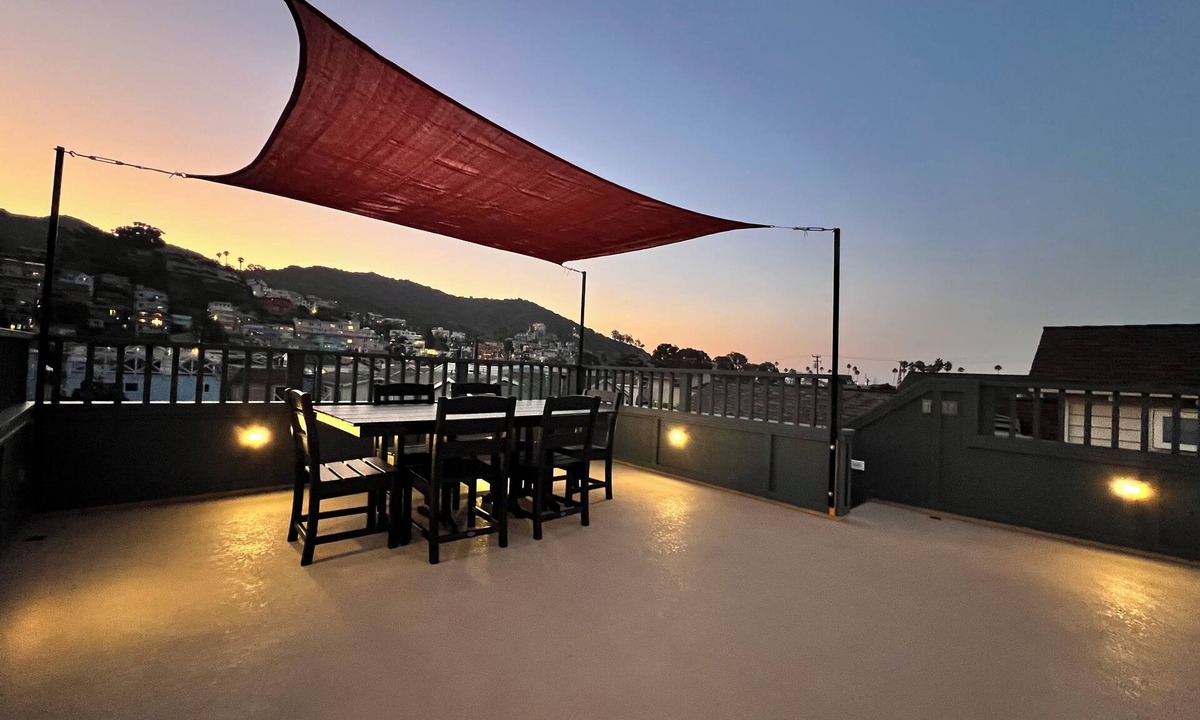 Avalon House | Remodeled in 2025, 5-bedroom house in Avalon with rooftop deck and ocean views