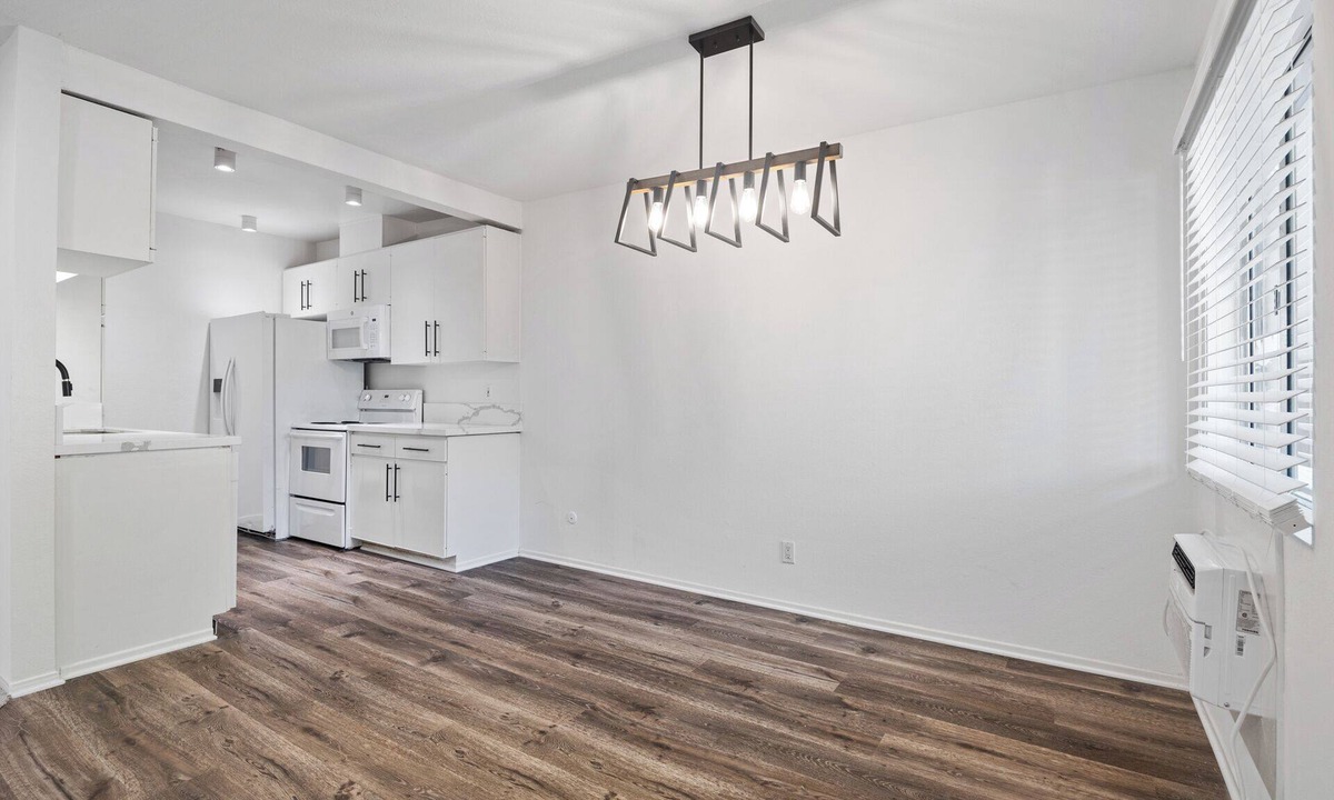 Northwest San Pedro Condo | Renovated 1-Bedroom Condo with AC, Swimming Pool & Fitness Room in San Pedro!